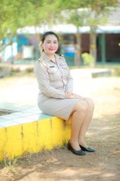 นางสาวอารีย์ ศรีสุกอง